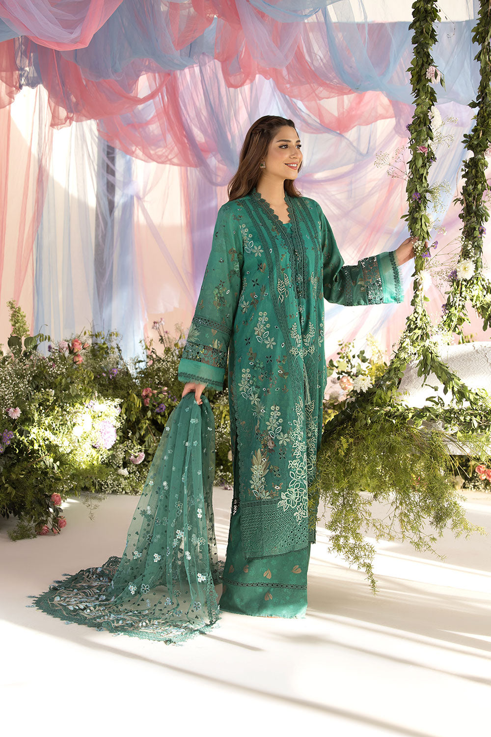 Sobia Nazir | Luxury Lawn 25 | 15B