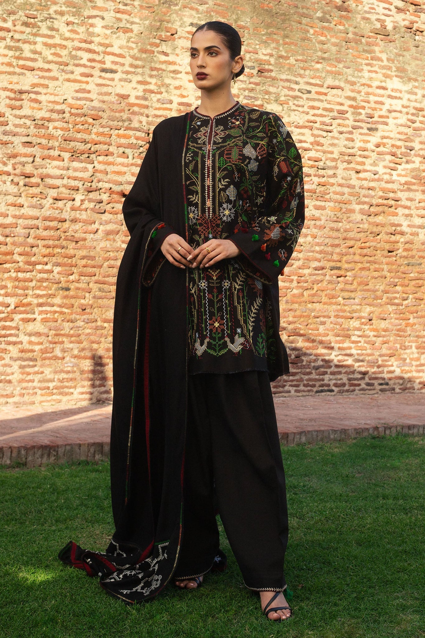 Zara Shahjahan | Winter 24 |  LALEH-D4