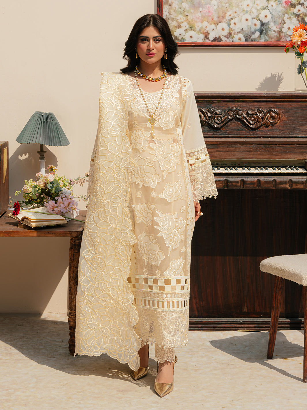 Mahnur | Allenura Luxury Lawn 24 | LUMINARY - Khanumjan  Pakistani Clothes and Designer Dresses in UK, USA 