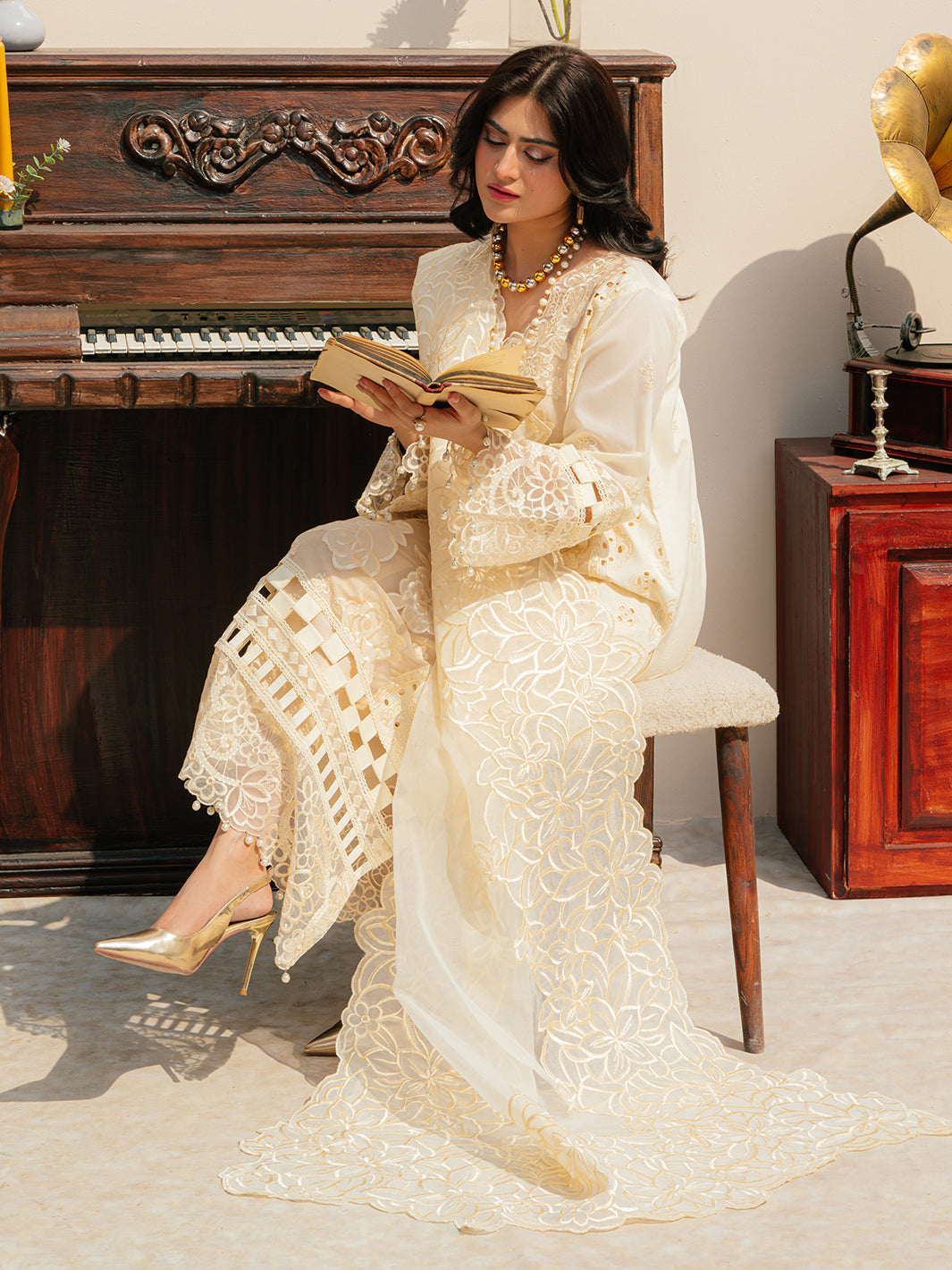 Mahnur | Allenura Luxury Lawn 24 | LUMINARY - Khanumjan  Pakistani Clothes and Designer Dresses in UK, USA 
