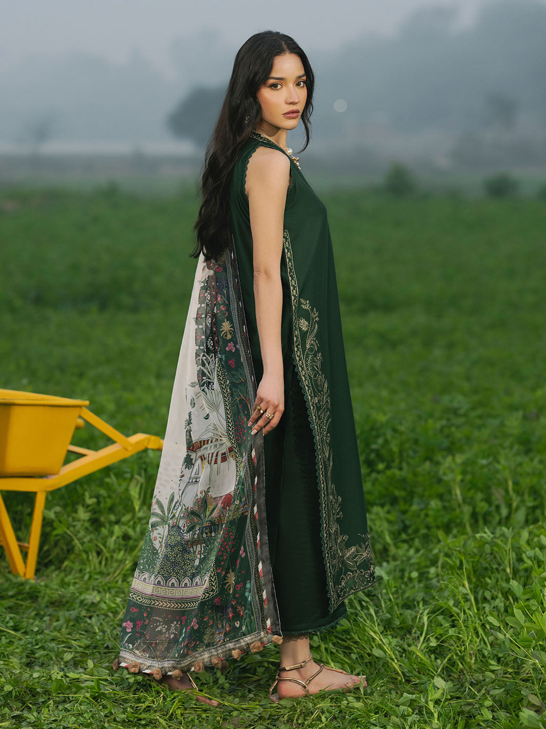 Izel | Dareen Luxury Lawn 25 | LAALAIN