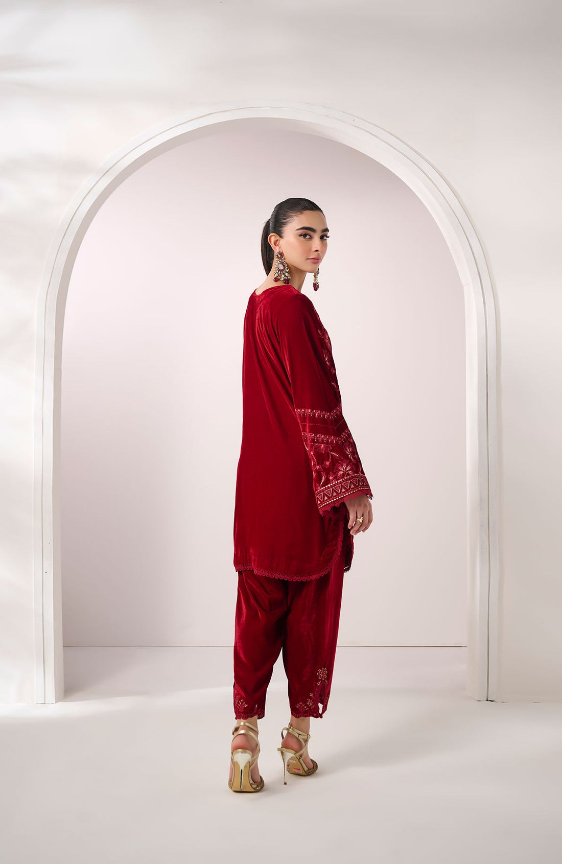 Dhanak | Velvet Edit | FW24DA-2624 MAROON