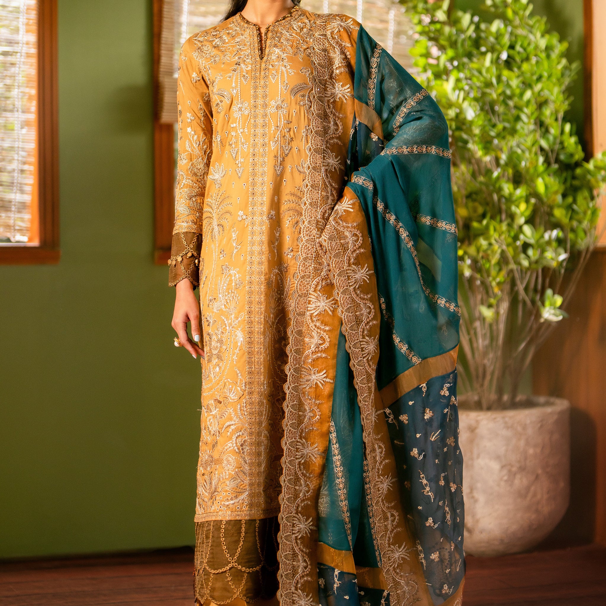 Maryum N Maria | Luxury Lawn 24 | Heba - Khanumjan  Pakistani Clothes and Designer Dresses in UK, USA 