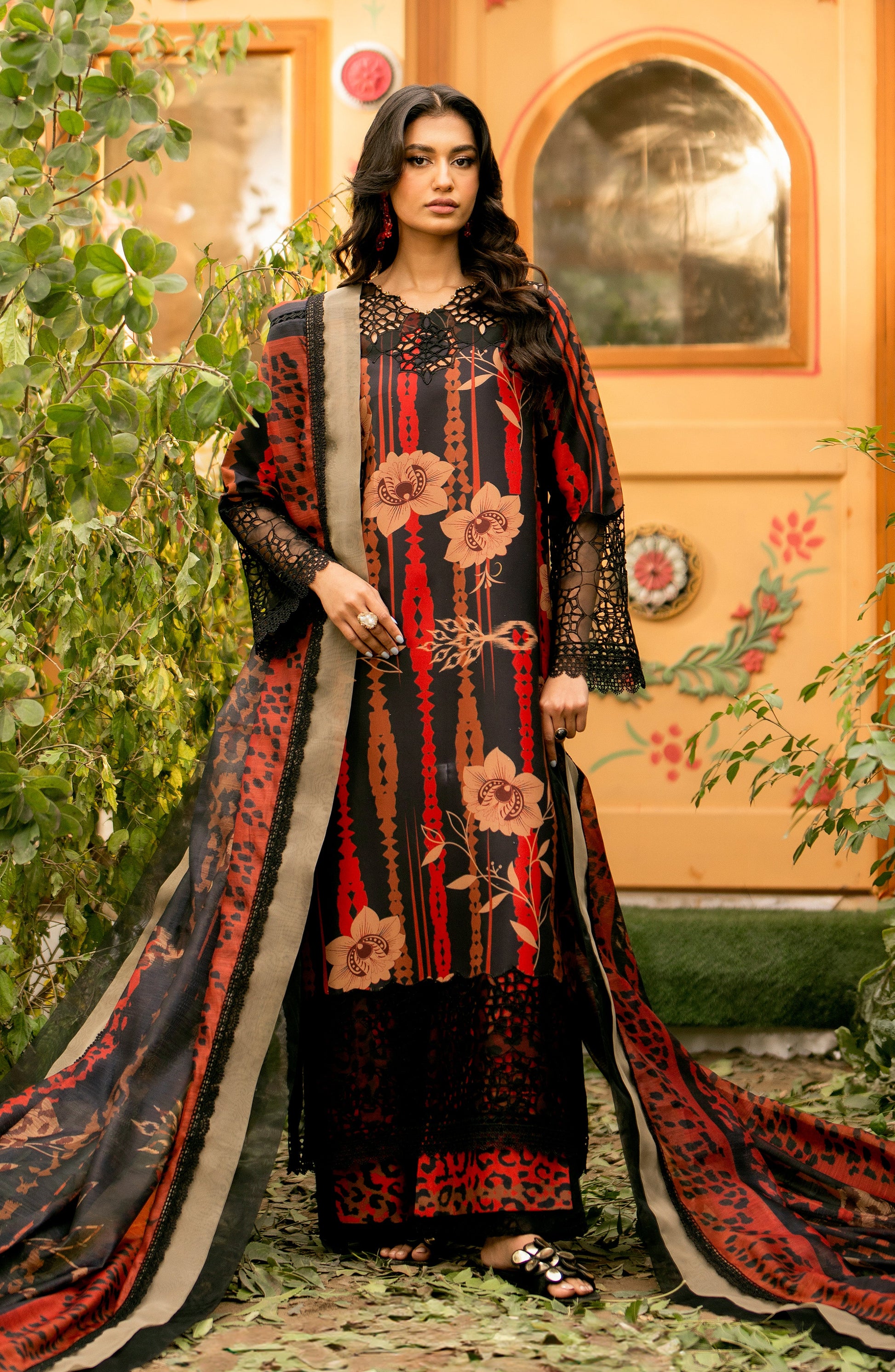 Maryum N Maria | Luxury Lawn 24 | Chione - Khanumjan  Pakistani Clothes and Designer Dresses in UK, USA 