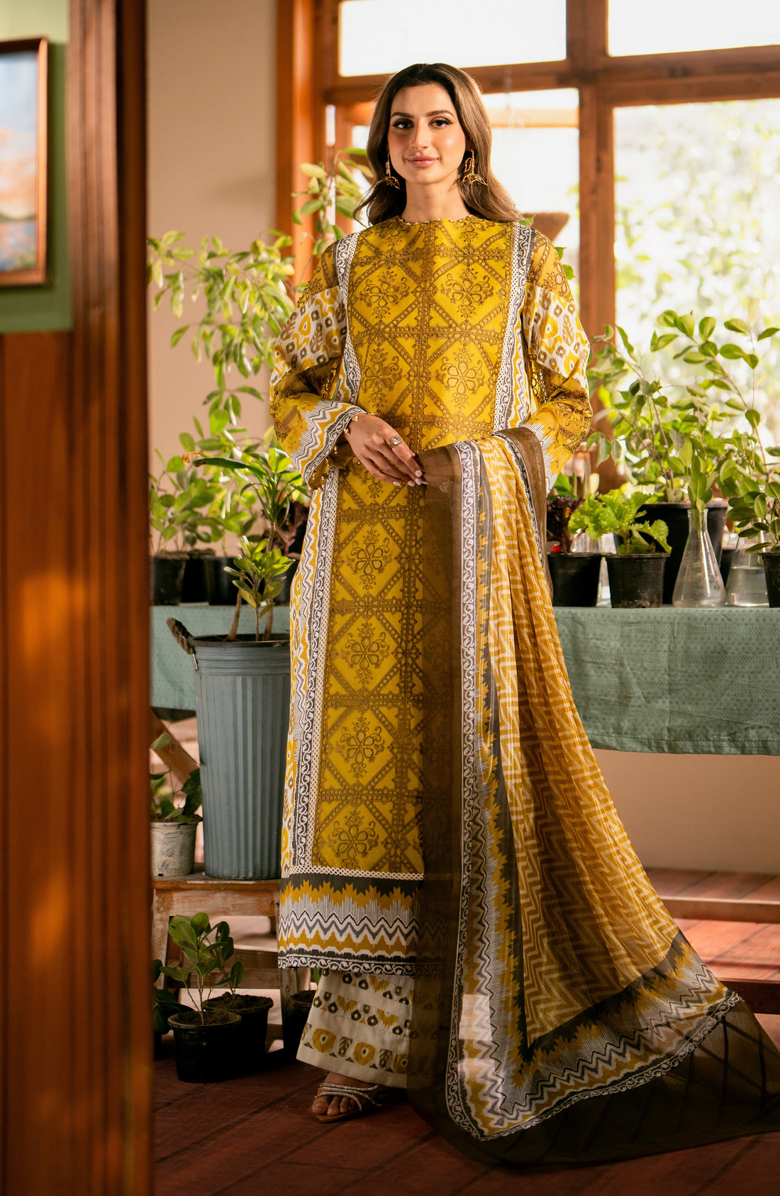 Maryum N Maria | Luxury Lawn 24 | Layla - Khanumjan  Pakistani Clothes and Designer Dresses in UK, USA 