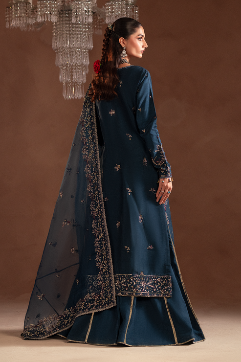 Emaan Adeel | Selene Formals | ELISIA