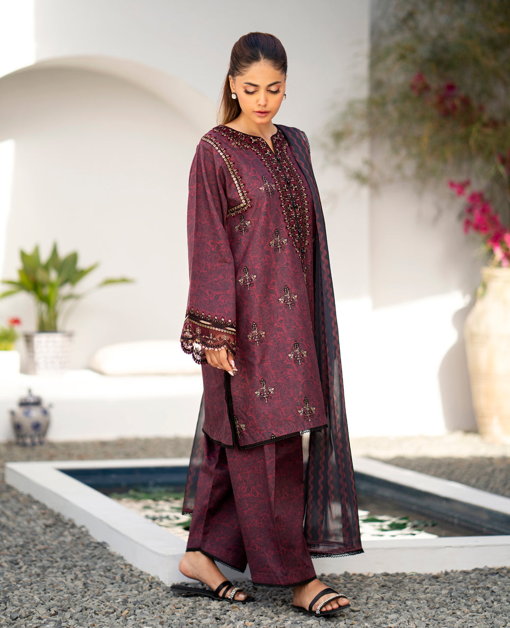 Xenia | Summer Lawn 24 | VEQAH