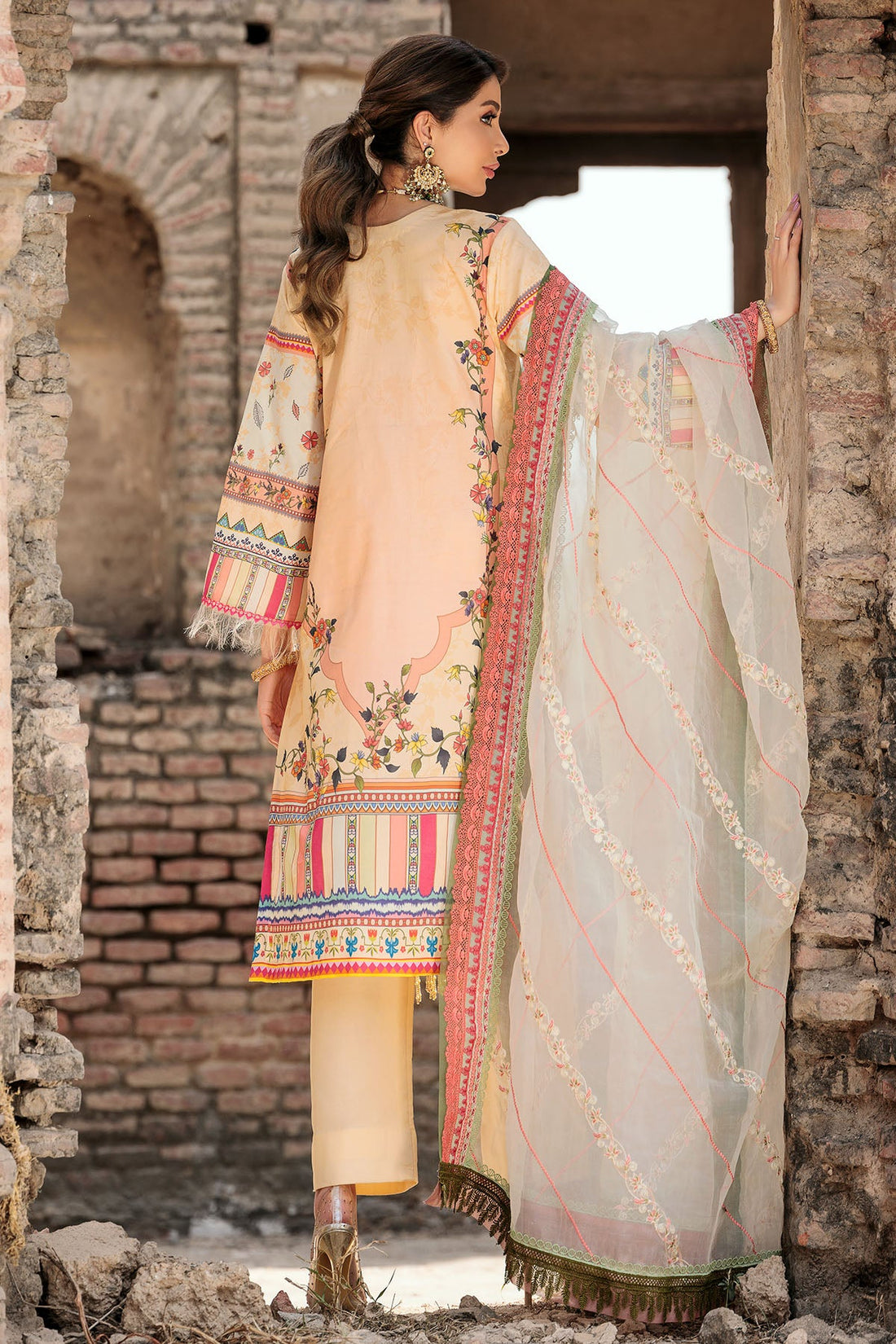 Motifz | Amal Luxury Lawn | 3301 - Khanumjan  Pakistani Clothes and Designer Dresses in UK, USA 
