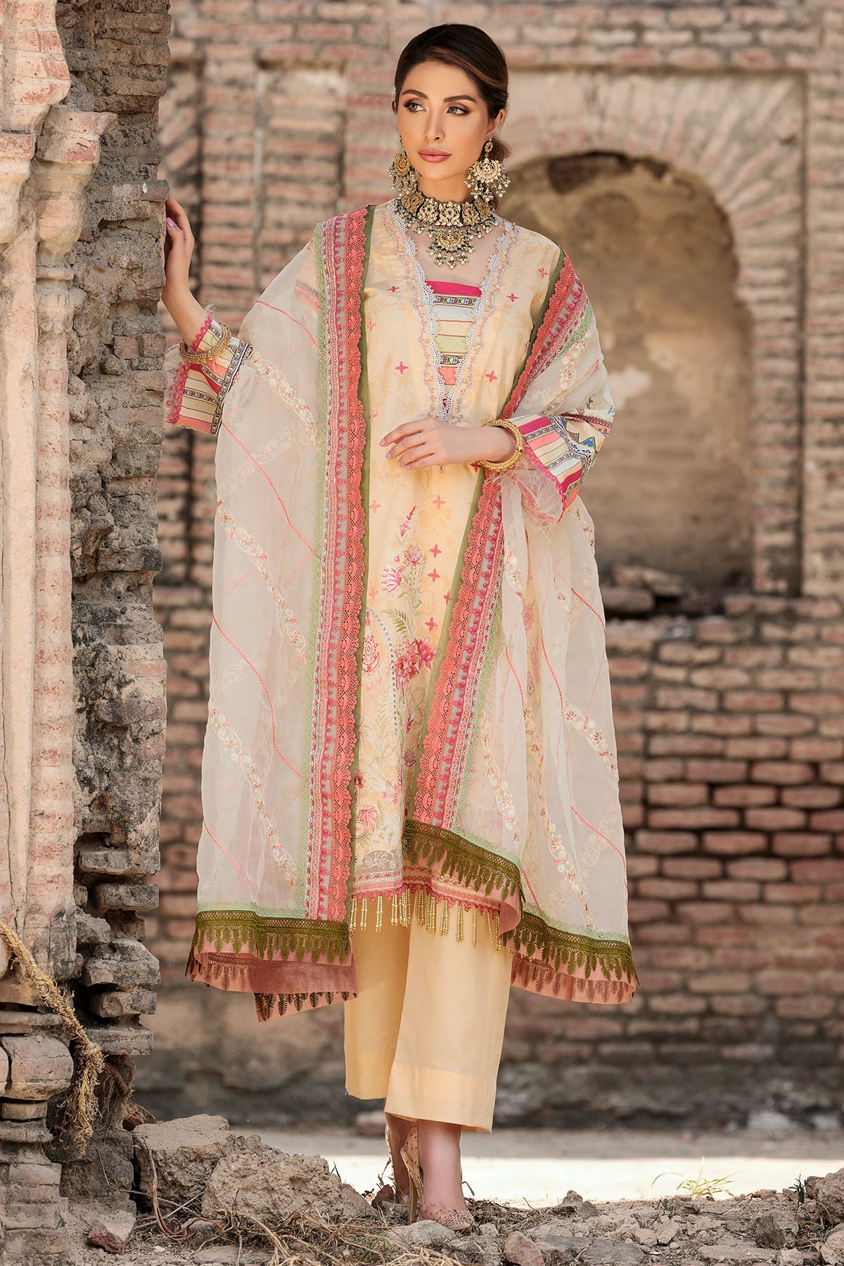 Motifz | Amal Luxury Lawn | 3301 - Khanumjan  Pakistani Clothes and Designer Dresses in UK, USA 