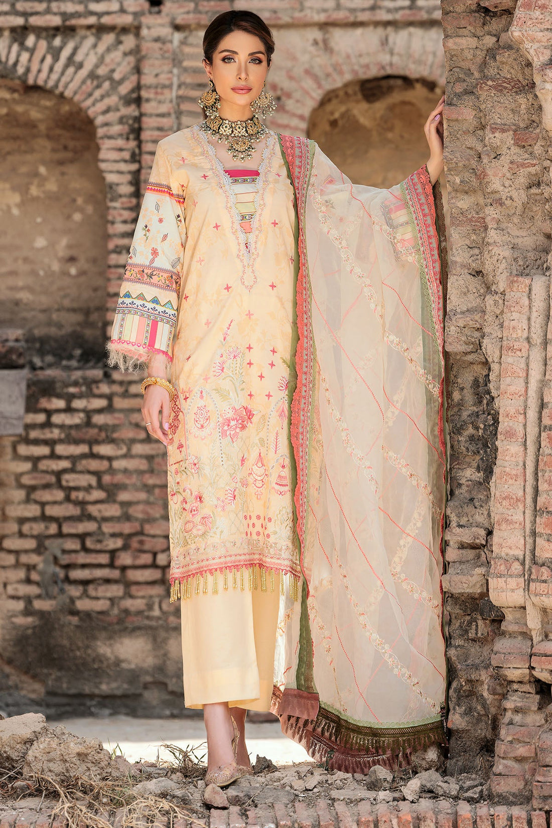 Motifz | Amal Luxury Lawn | 3301 - Khanumjan  Pakistani Clothes and Designer Dresses in UK, USA 