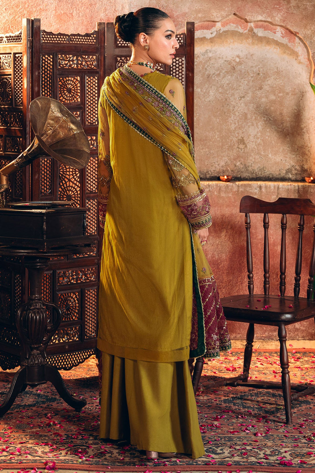 Motifz | Luxury Formal | 4824-ALMAS