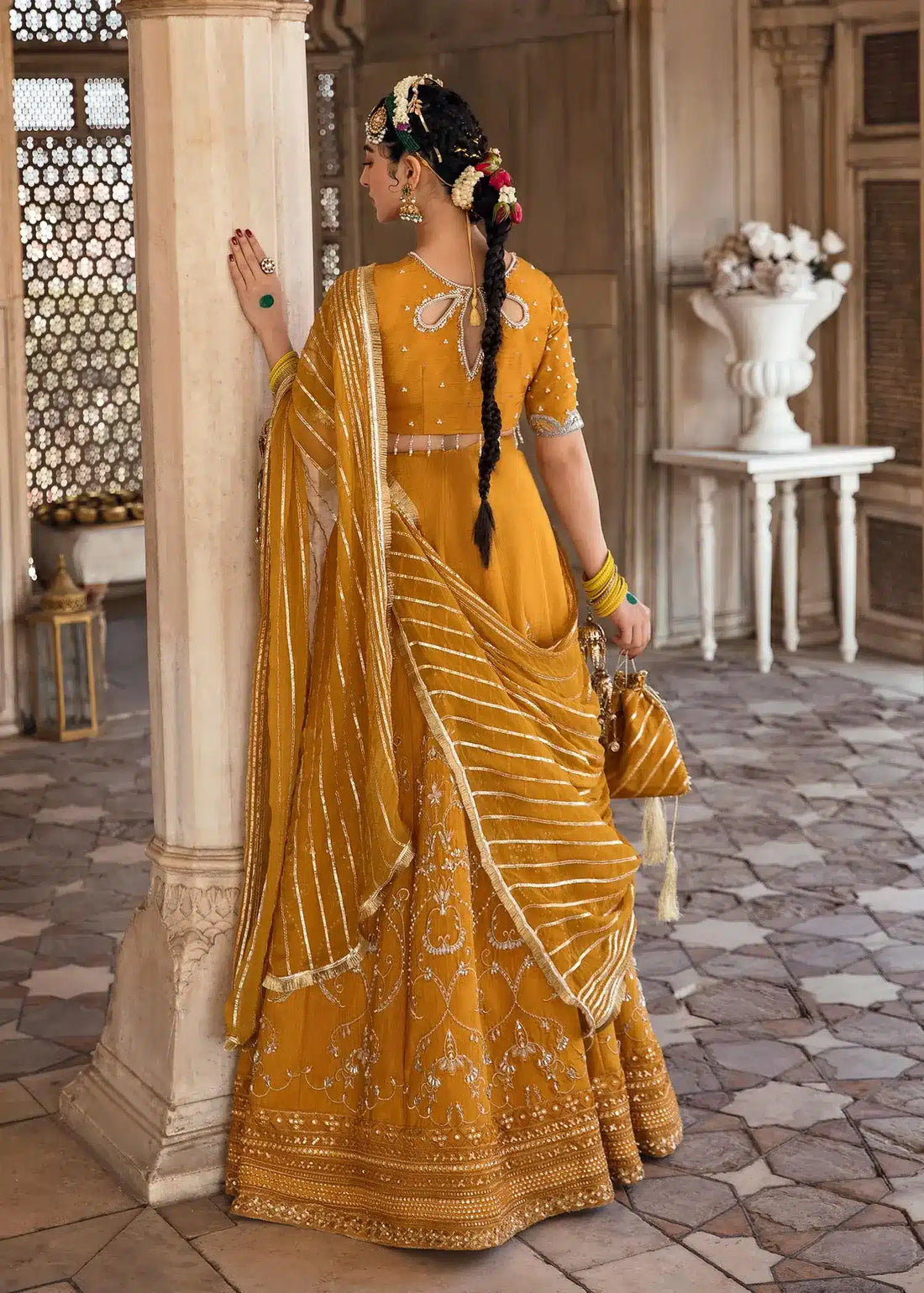 Mahum Asad | Gul Posh Luxury Formals ’23 | Nazneen - Khanumjan  Pakistani Clothes and Designer Dresses in UK, USA 