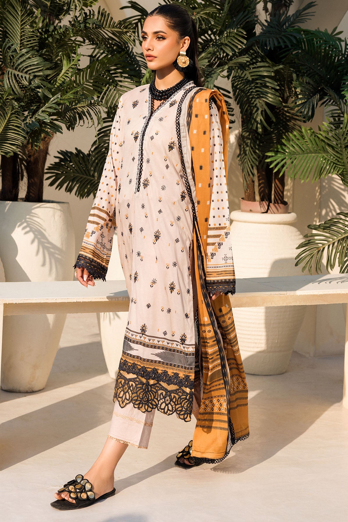 Motifz | Umang Luxury Lawn | A-02 - Khanumjan  Pakistani Clothes and Designer Dresses in UK, USA 