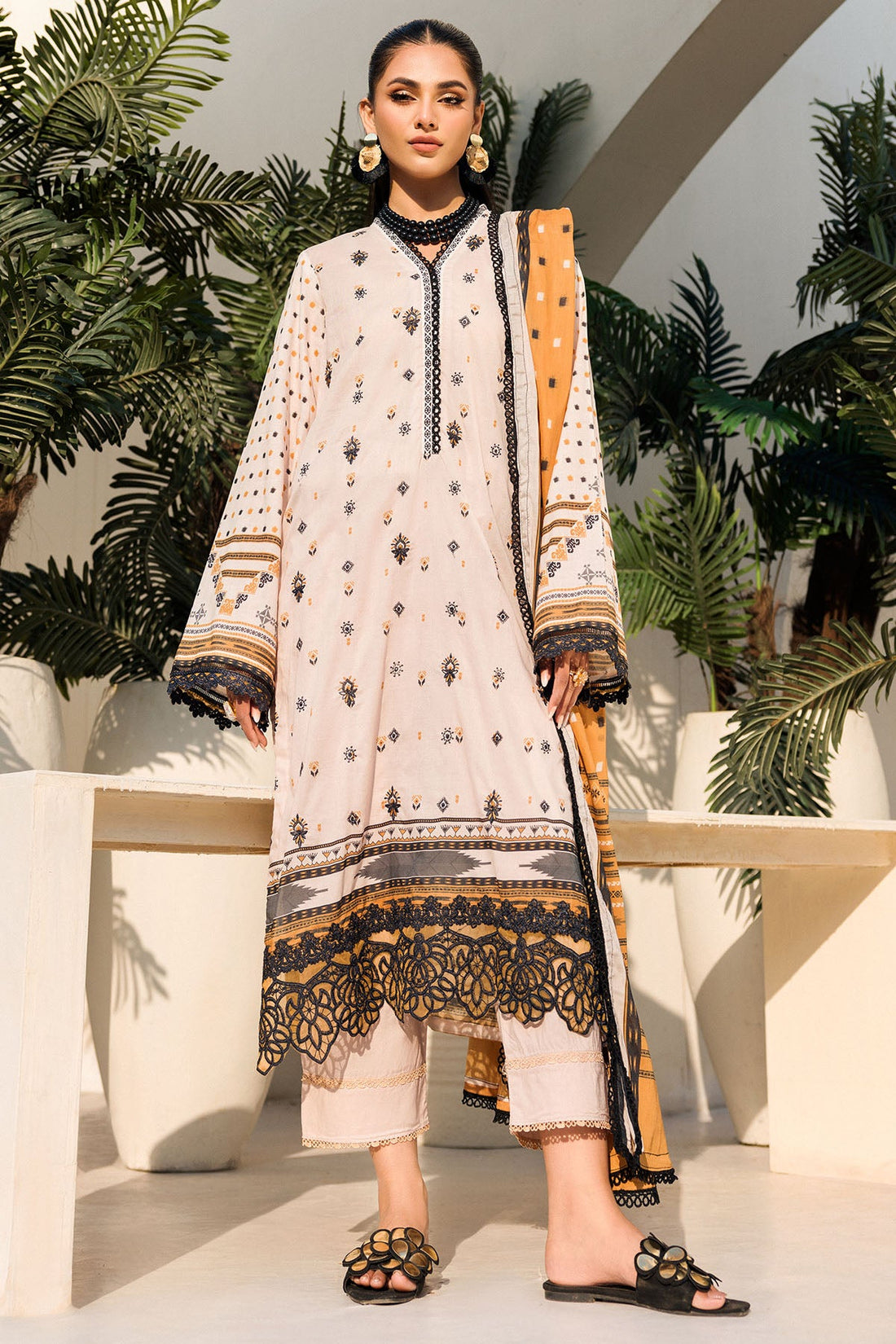 Motifz | Umang Luxury Lawn | A-02 - Khanumjan  Pakistani Clothes and Designer Dresses in UK, USA 