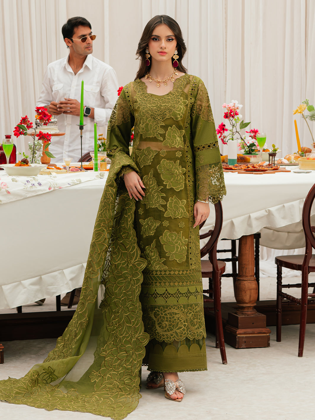 Mahnur | Allenura Luxury Lawn 24 | REVERIE - Khanumjan  Pakistani Clothes and Designer Dresses in UK, USA 
