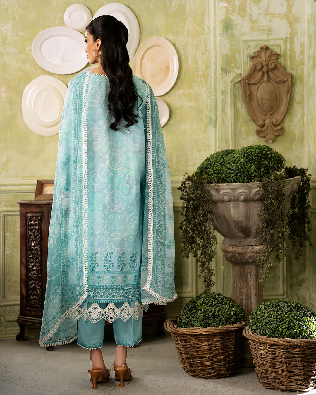 Roheenaz | Flora Printed Lawn | Mirage - Khanumjan  Pakistani Clothes and Designer Dresses in UK, USA 