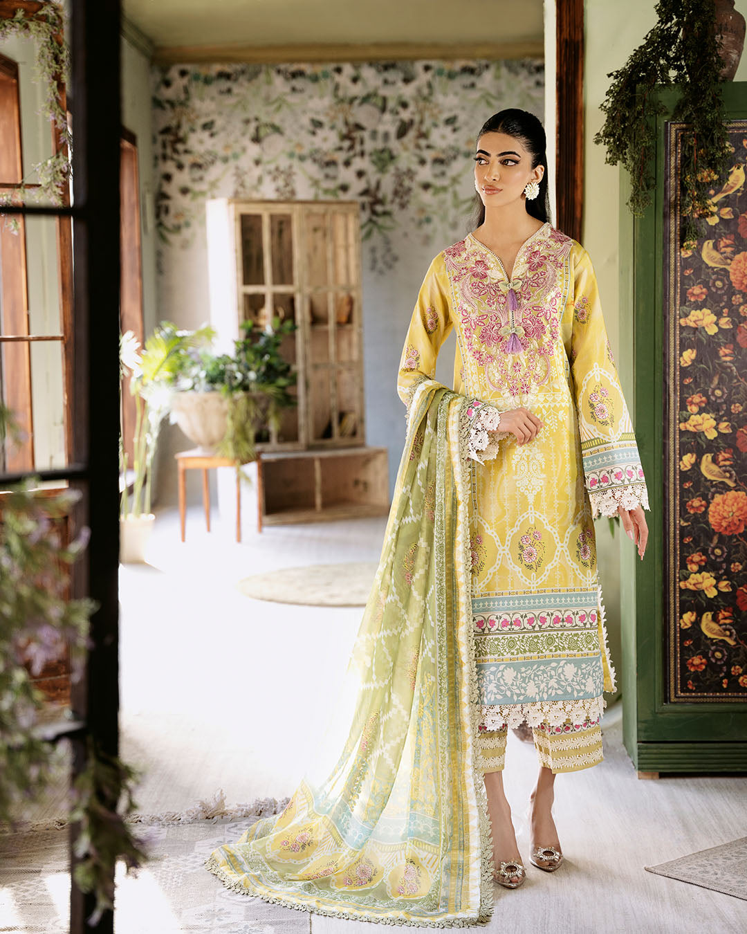 Roheenaz | Flora Printed Lawn | Mystique - Khanumjan  Pakistani Clothes and Designer Dresses in UK, USA 