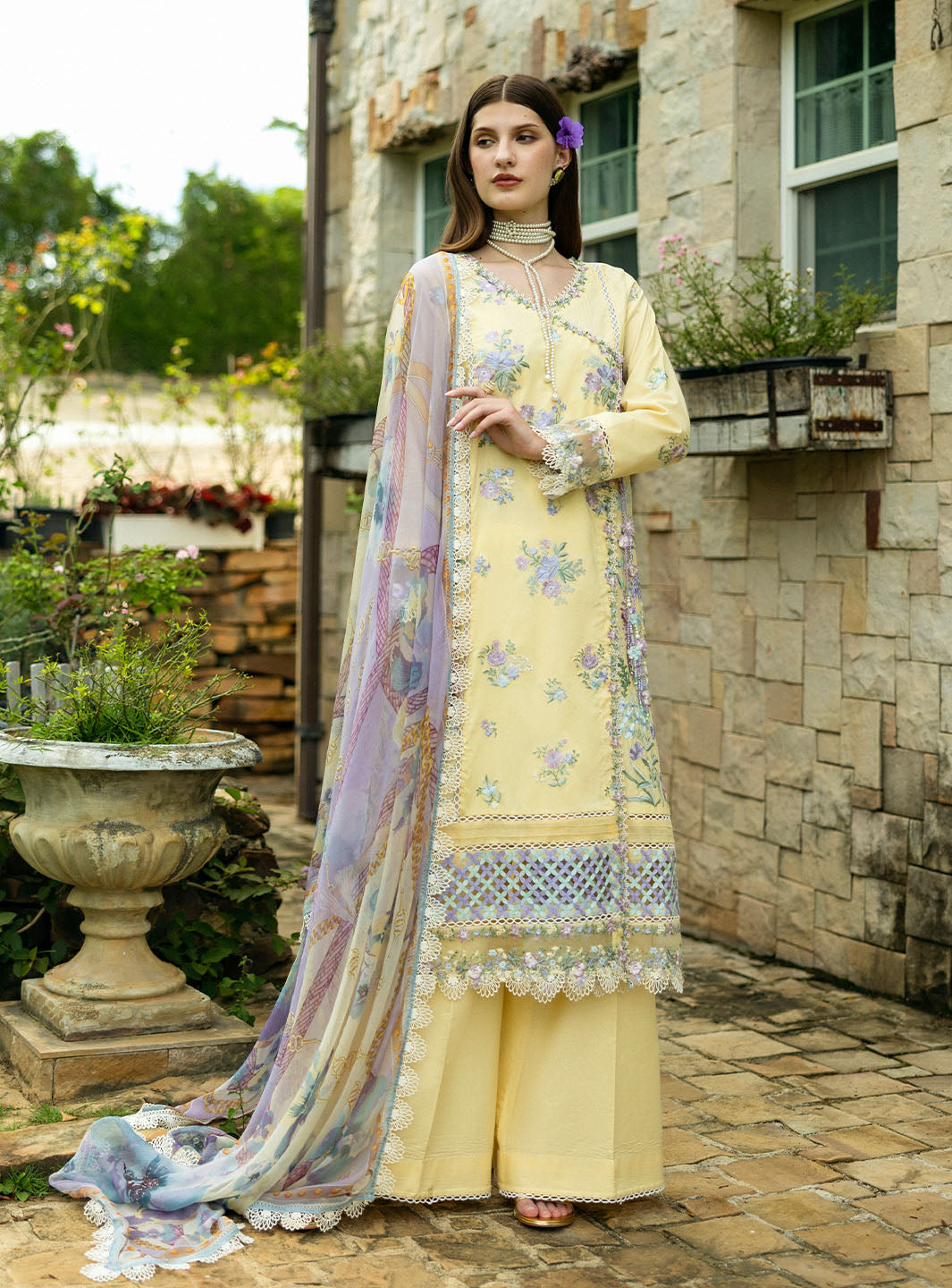 Roheenaz | Flanerie Lawn 25 | Gisele-4A