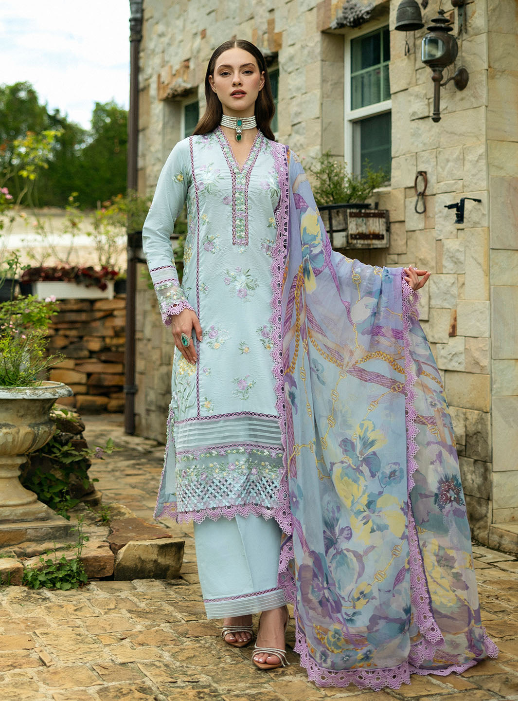 Roheenaz | Flanerie Lawn 25 | Emilie-4B