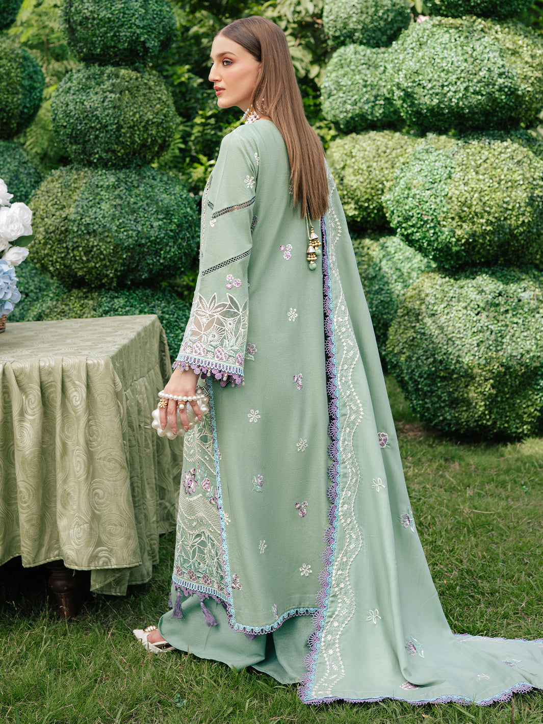 Mahnur | Secret Garden Karandi 25 | SG-002