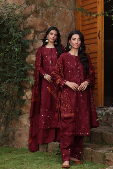 Noor by Saadia Asad | Suzaankari Winter 24 | D01