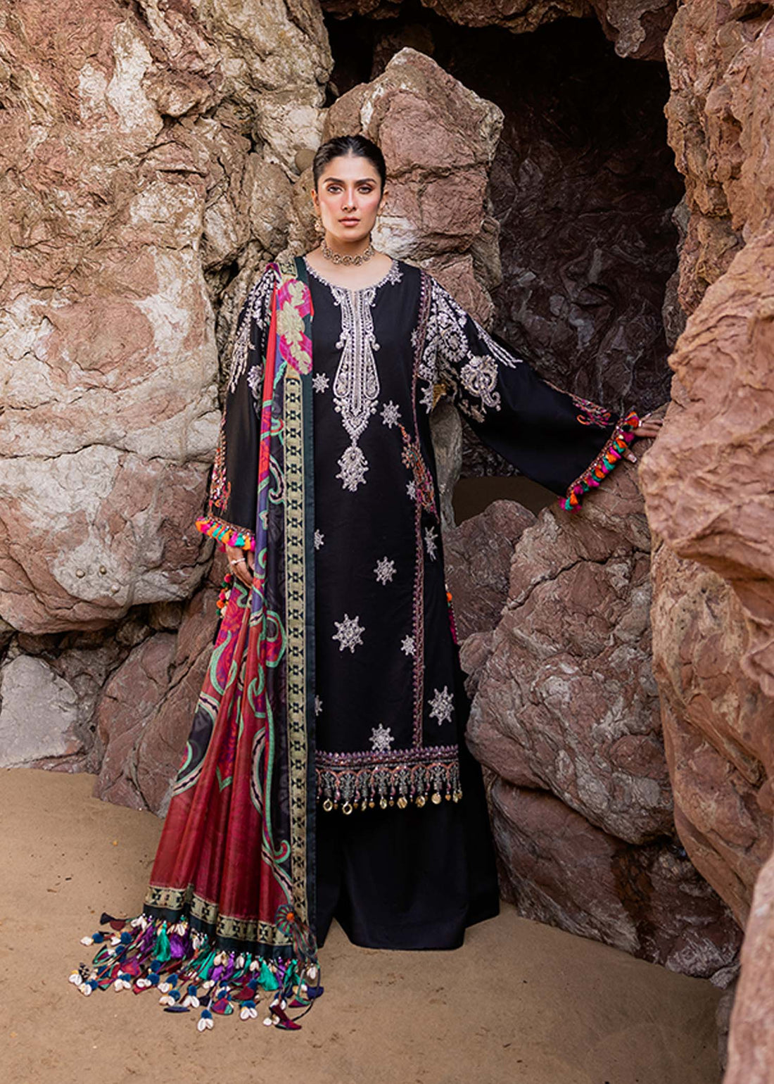 Sadaf Fawad Khan | Siraa Luxury Lawn 24| Nuha (A) - Khanumjan  Pakistani Clothes and Designer Dresses in UK, USA 