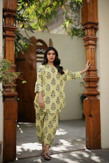 Sahar | Print Edit SS24 | P-23 - Khanumjan  Pakistani Clothes and Designer Dresses in UK, USA 