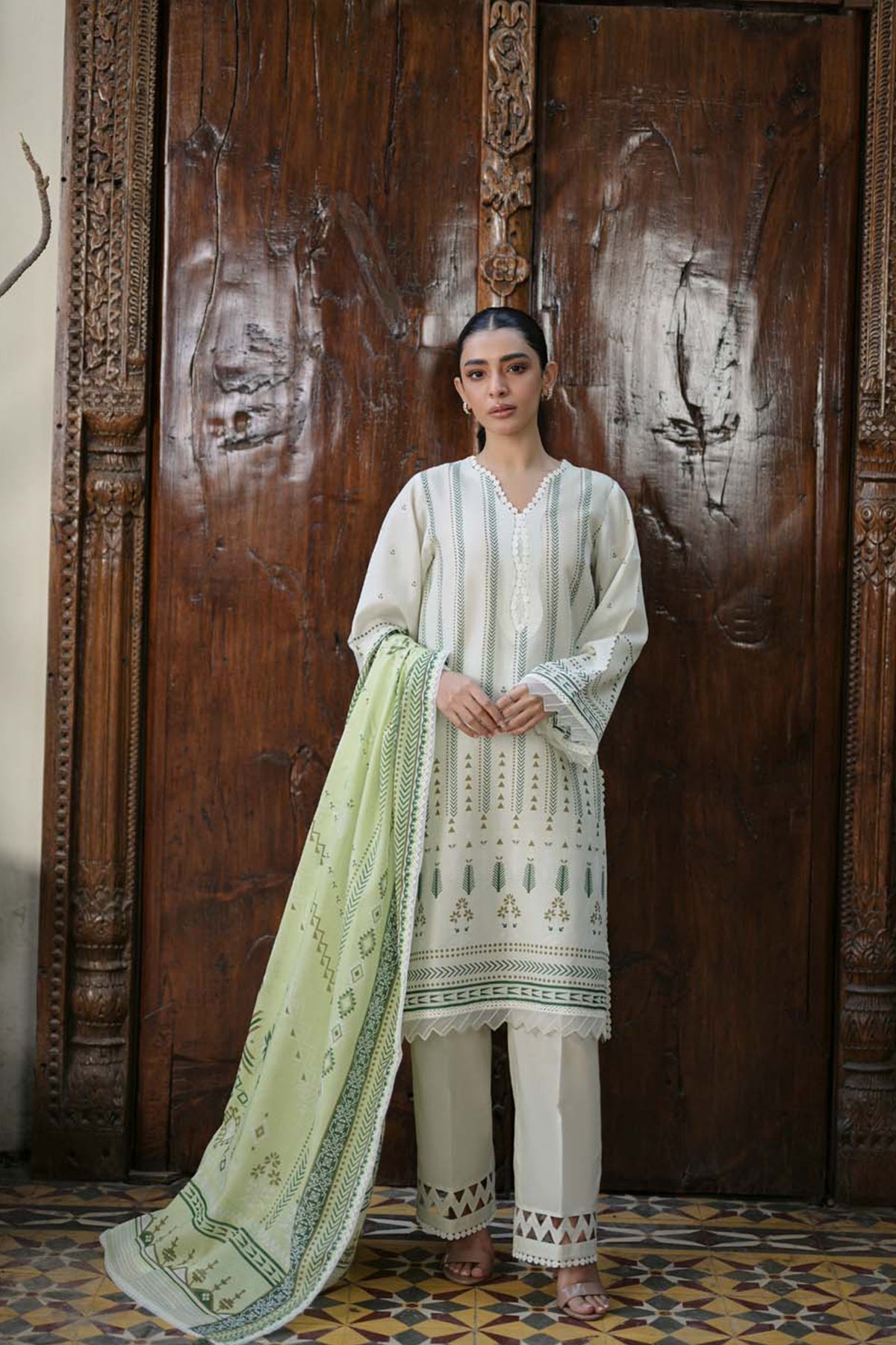 Sahar | Print Edit SS24 | P-16 - Khanumjan  Pakistani Clothes and Designer Dresses in UK, USA 