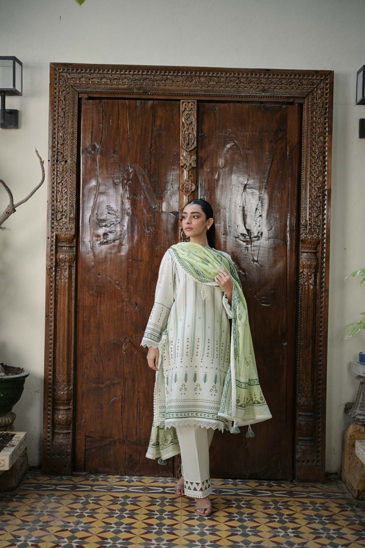 Sahar | Print Edit SS24 | P-16 - Khanumjan  Pakistani Clothes and Designer Dresses in UK, USA 