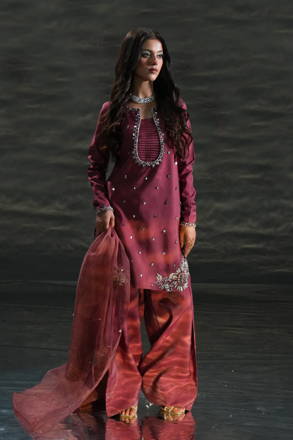 Amave | Oro Luxury Wear | AM-09