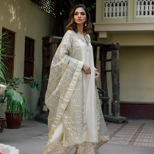 Wahajmkhan | Bahar Begum Formals | IVORY RAW BAHAR - Khanumjan  Pakistani Clothes and Designer Dresses in UK, USA 