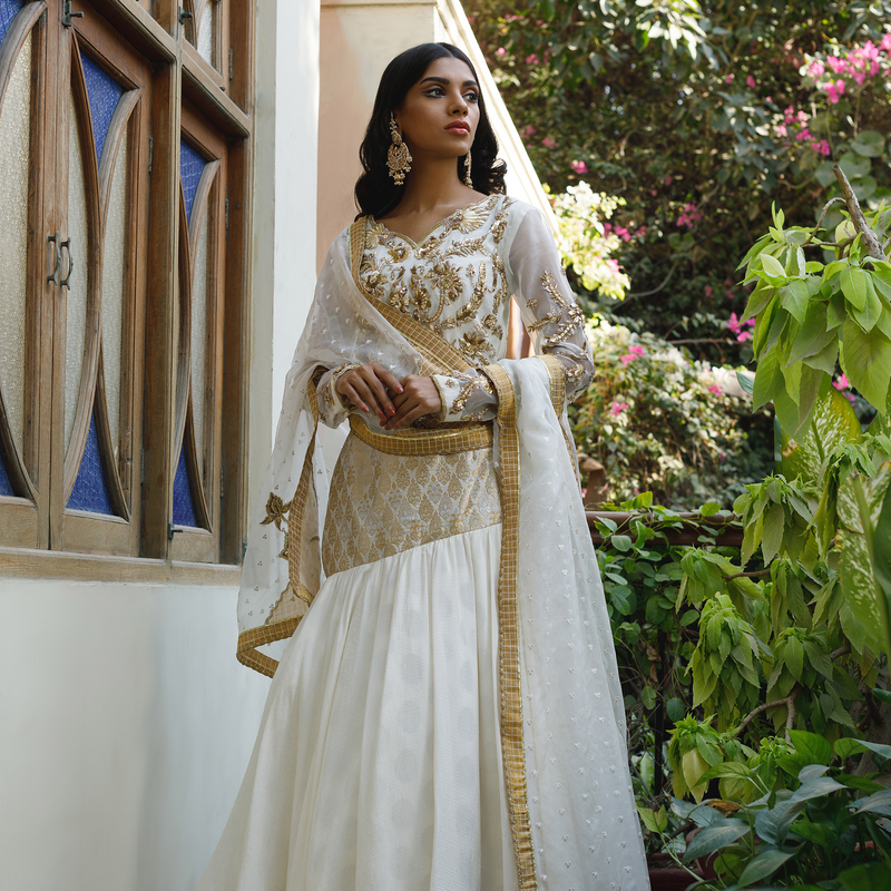 Wahajmkhan | Bahar Begum Formals | WHITE GOLD MERMAID LC - Khanumjan  Pakistani Clothes and Designer Dresses in UK, USA 