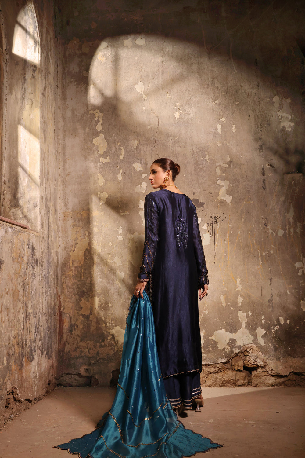 Wahaj M Khan | Banno Formals |  Navy Slit Bano Silk