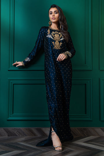 Wardha Saleem | Velvets Winter Fall 24 |  Shikar Gah 2