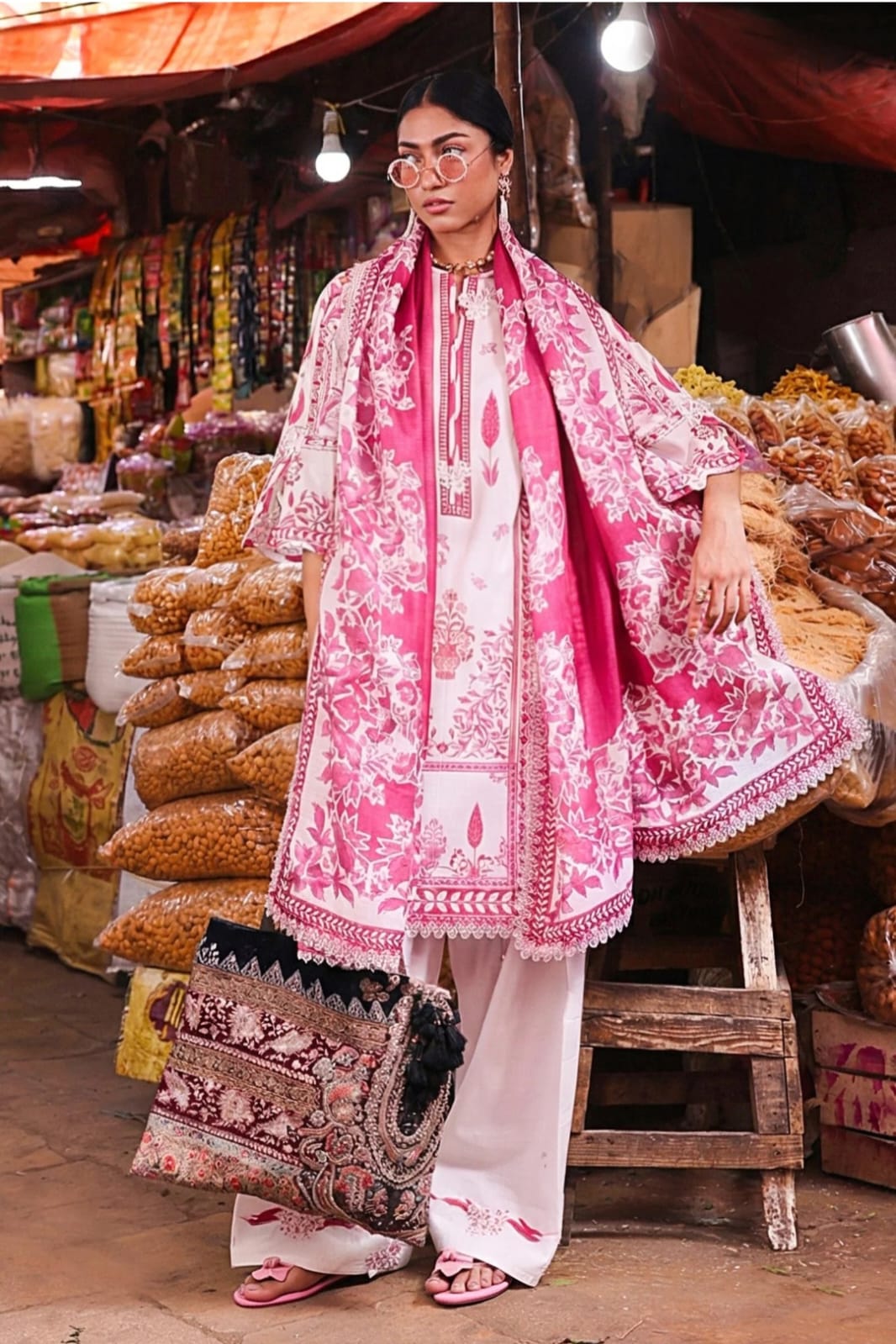 sana safinaz pink dress RTW Eid Edit Made for Eid gatherings, with delicate embroidery and elevated festive details in every silhouette. Shop Now (In-stores & Online) Jewellery by: @aneesaunusjewels @jewelsbyirma #sanasafinaz #sanasafinazpret #readytowear #eidclothes