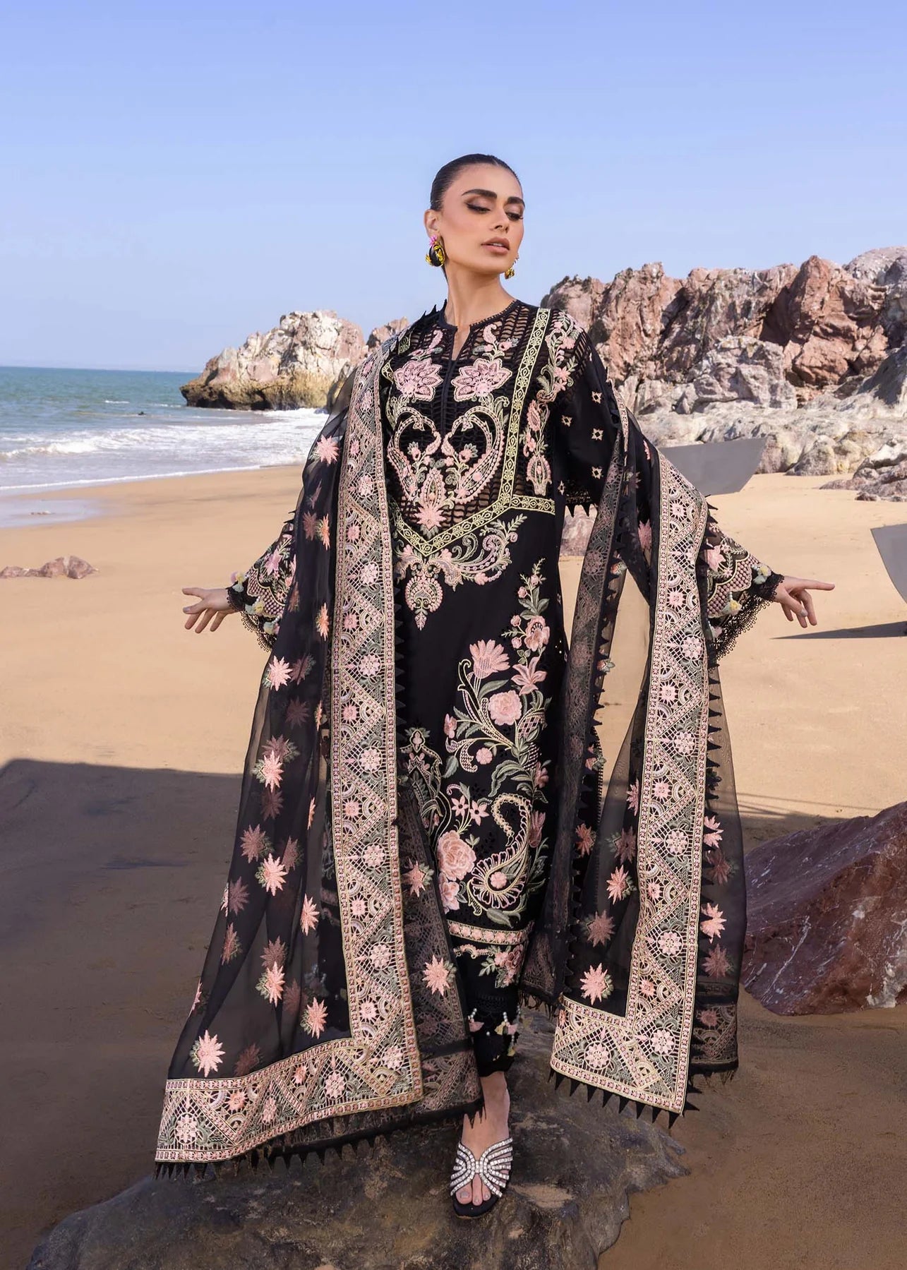 Akbar Aslam | Oasis Lawn 24 | Iris - Khanumjan  Pakistani Clothes and Designer Dresses in UK, USA 