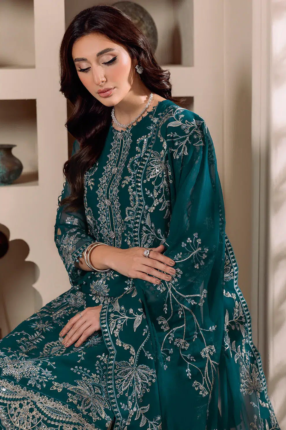 Alizeh | Dua Formals 23 | DUA-V01D02B- LYRA ( ZINC ) - Khanumjan  Pakistani Clothes and Designer Dresses in UK, USA 