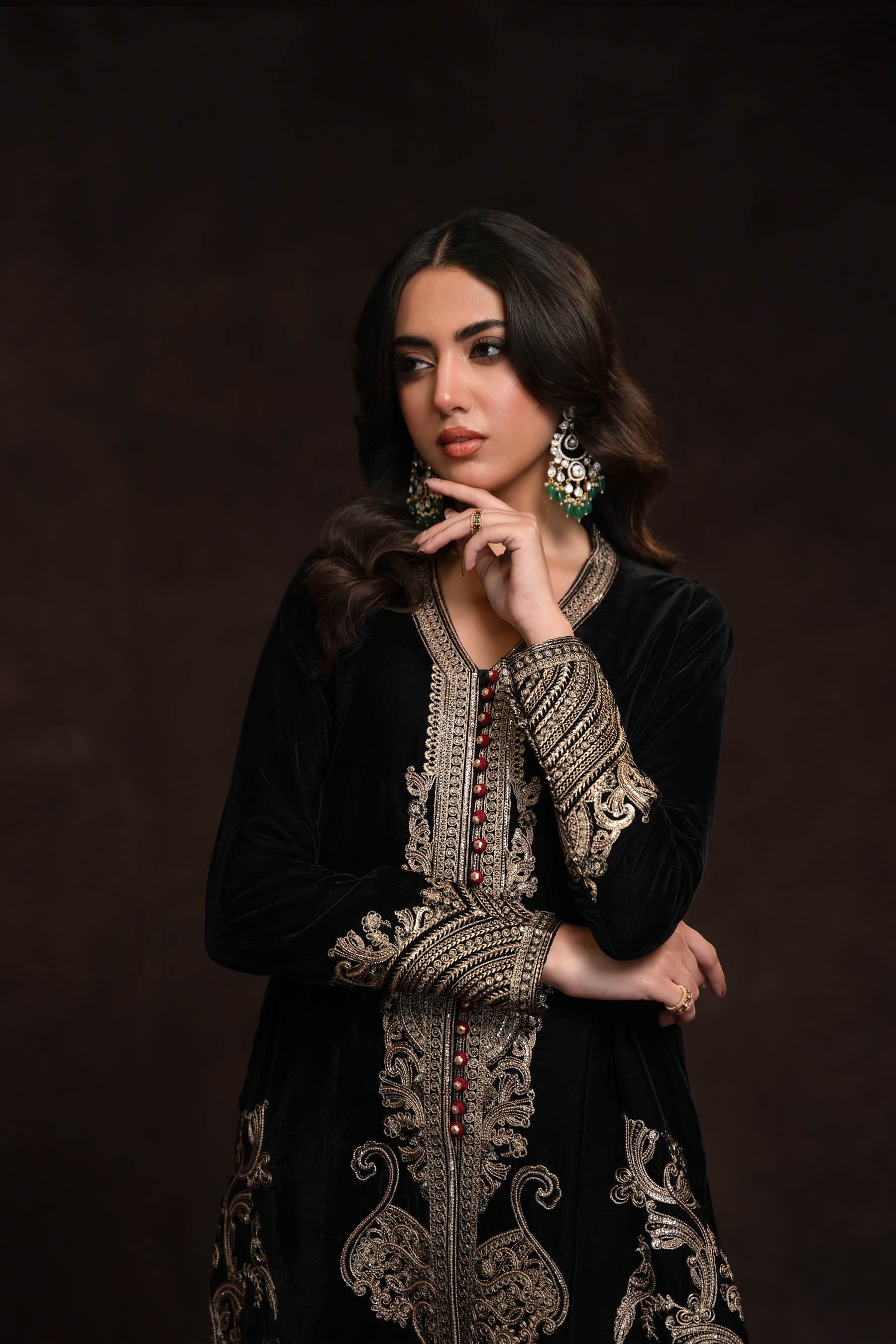 Ammara Khan | Velvet 23/24 | BLACK BEAUTY IN VELVET (D-03) - Khanumjan  Pakistani Clothes and Designer Dresses in UK, USA 