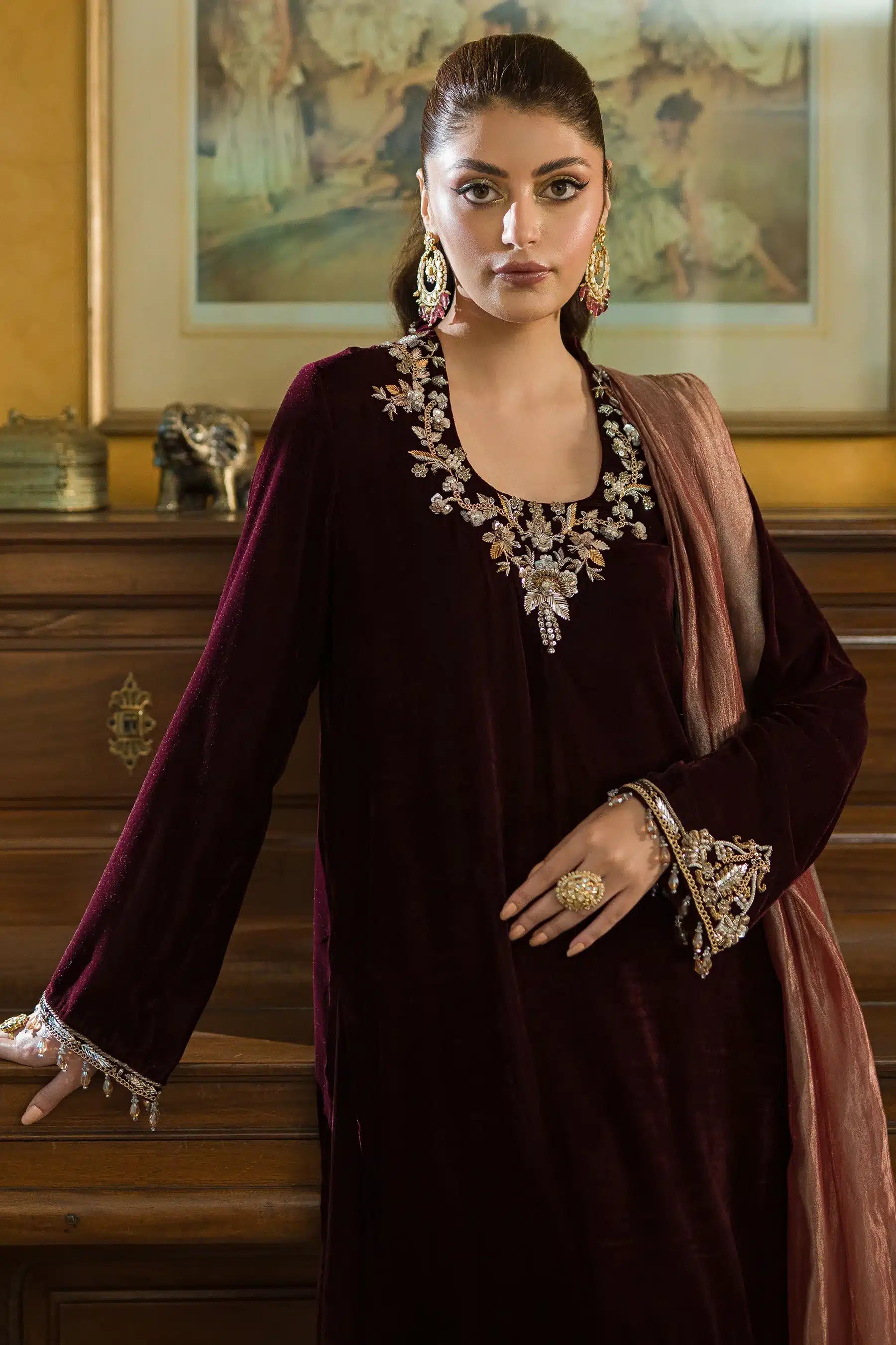 Ammara Khan | Velvet 23/24 | PLUM VELVET KURTA SHALWAR SET (D-08) - Khanumjan  Pakistani Clothes and Designer Dresses in UK, USA 