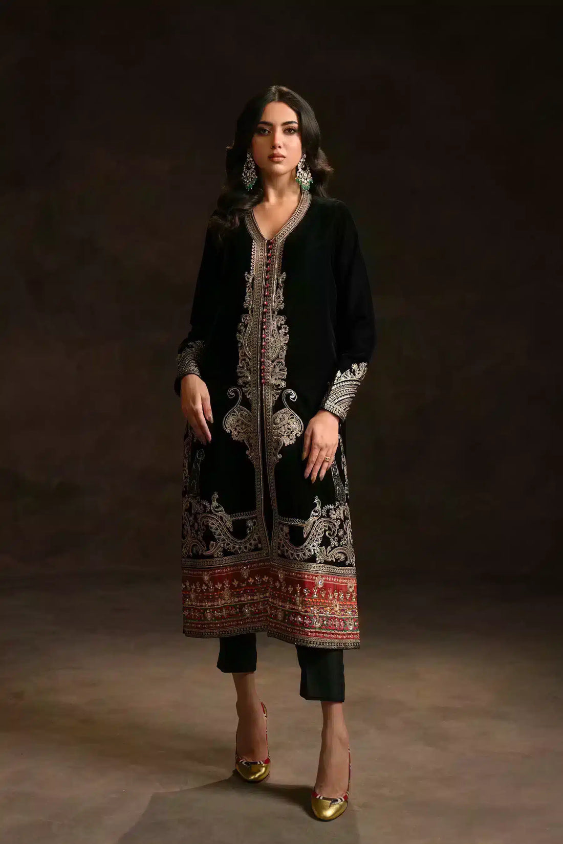 Ammara Khan | Velvet 23/24 | BLACK BEAUTY IN VELVET (D-03) - Khanumjan  Pakistani Clothes and Designer Dresses in UK, USA 