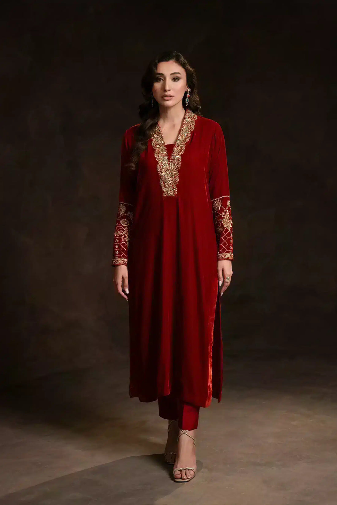 Ammara Khan | Velvet 23/24 | RICH RUST AND GOLD VELVET LONG SHIRT (D-04) - Khanumjan  Pakistani Clothes and Designer Dresses in UK, USA 