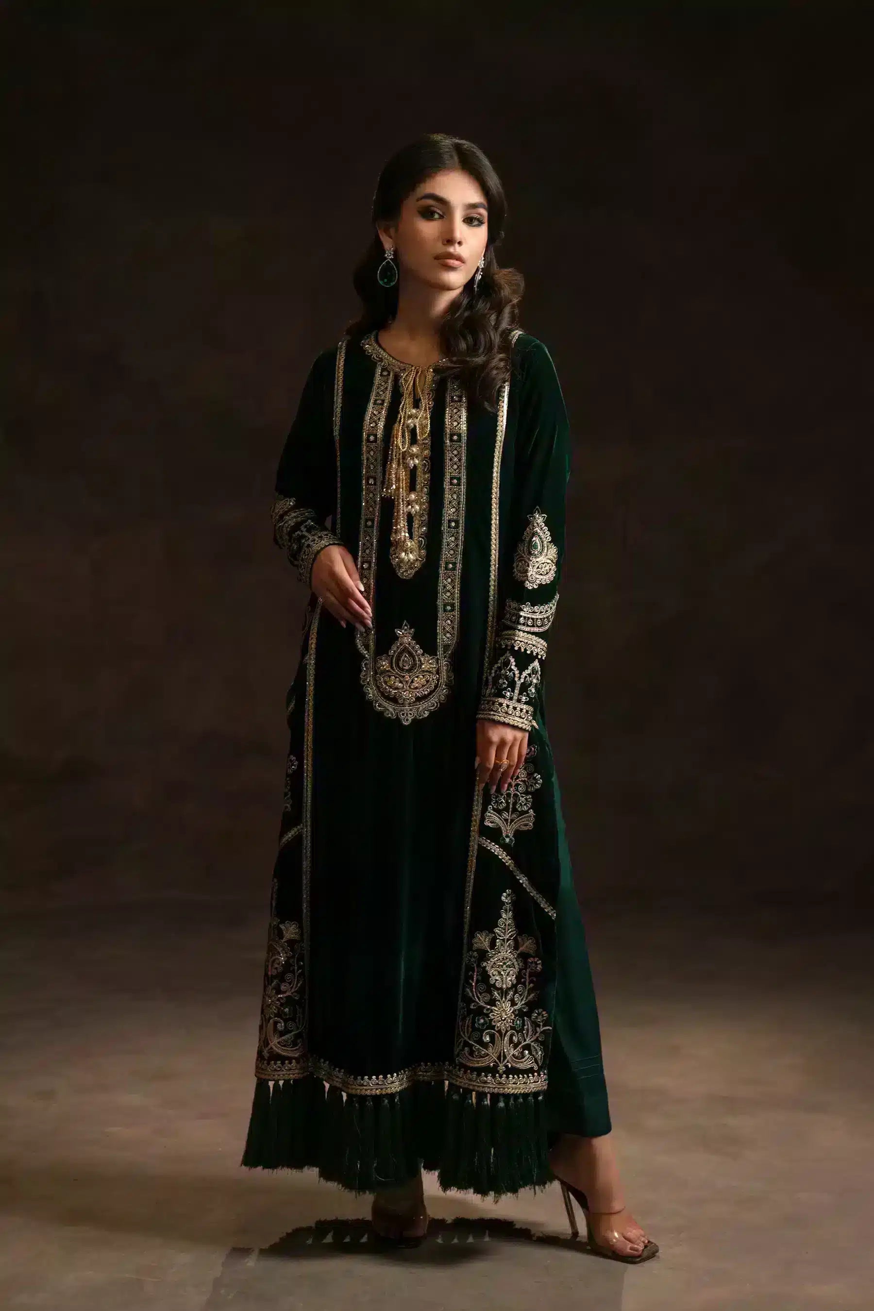 Ammara Khan | Kaftans 23 | EMERALD GREEN VELVET LUXE (D-05) - Khanumjan  Pakistani Clothes and Designer Dresses in UK, USA 