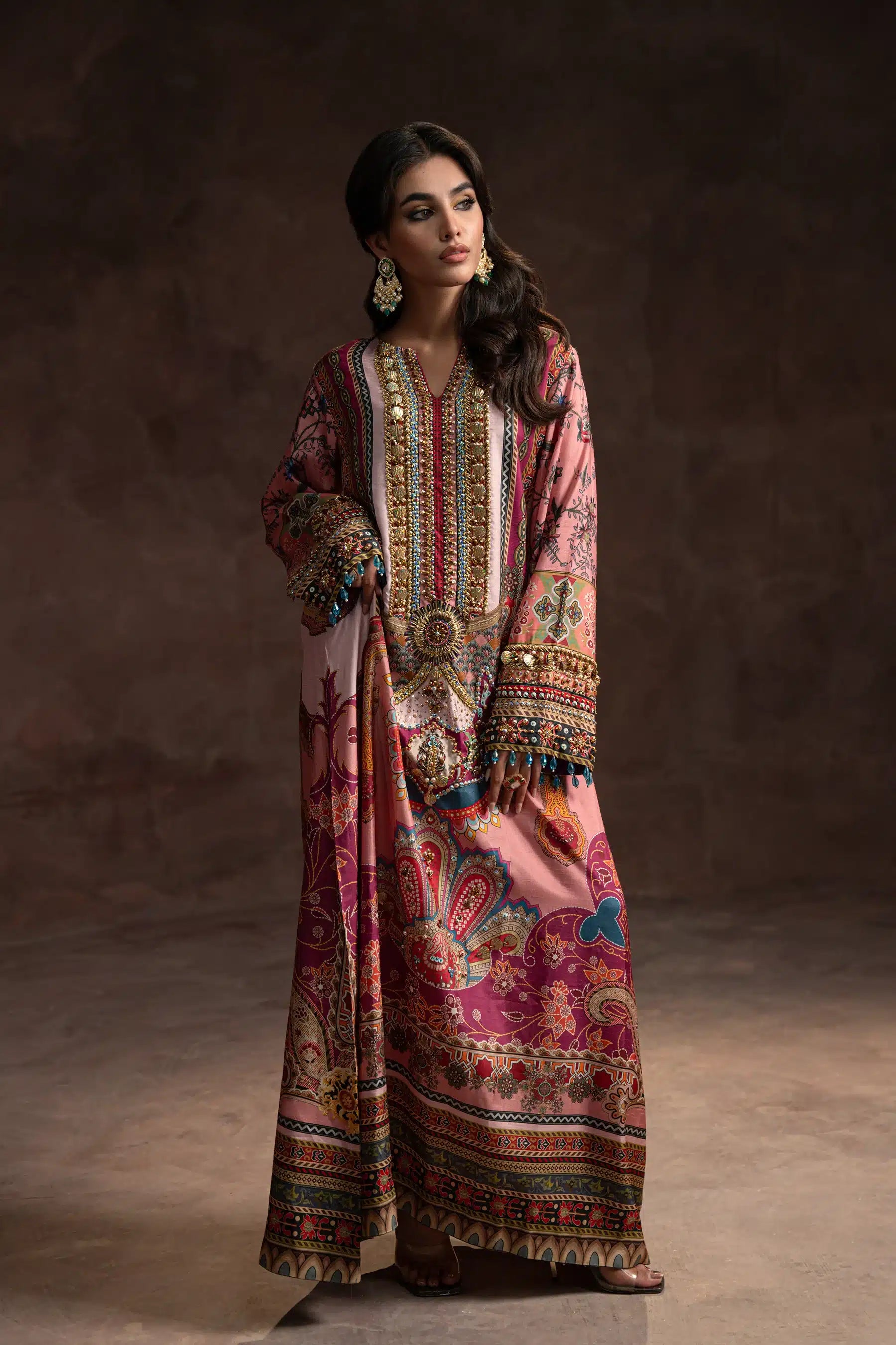 Ammara Khan | Kaftans 23 | EASTERN MAJESTY KAFTAN (D-01) - Khanumjan  Pakistani Clothes and Designer Dresses in UK, USA 