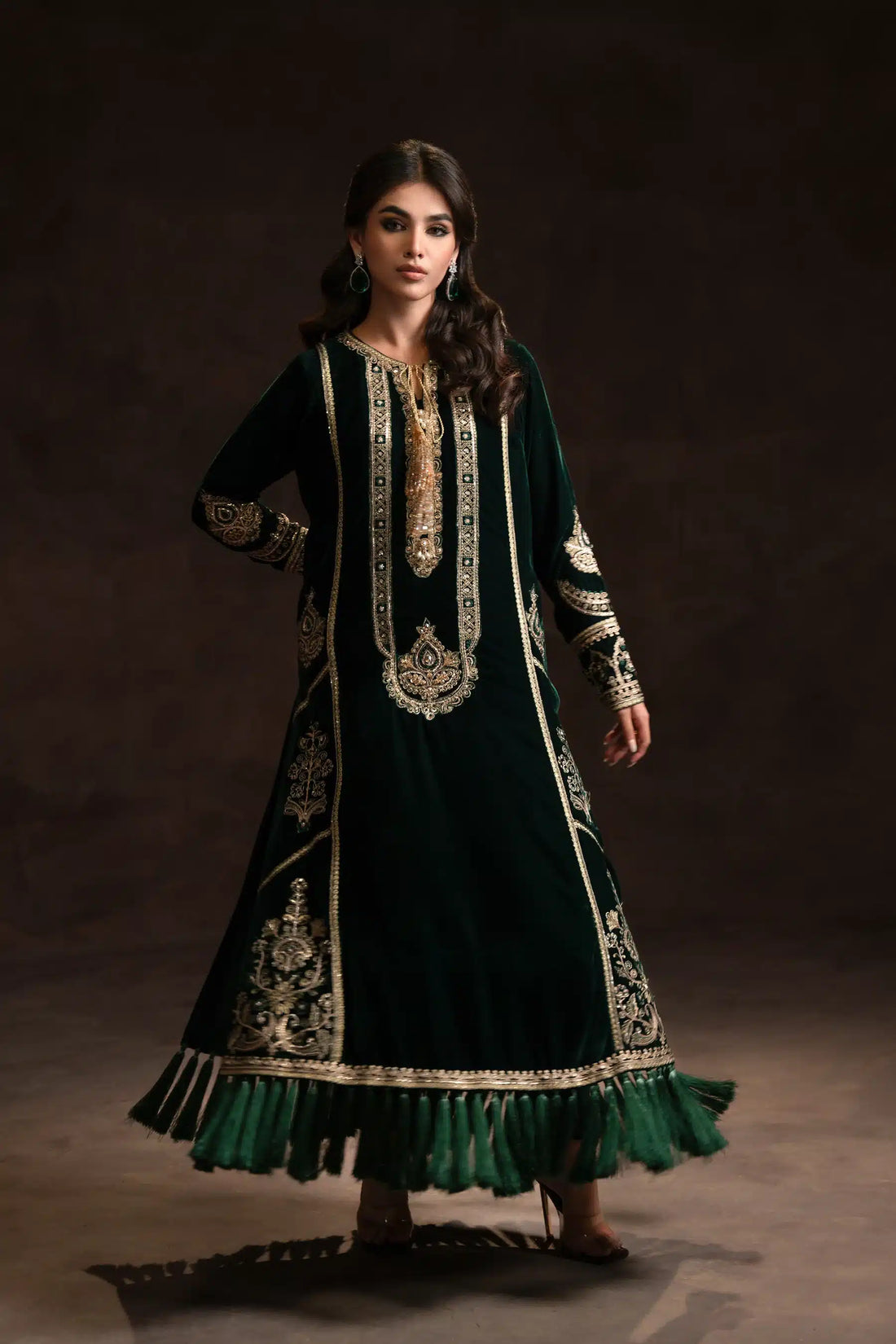 Ammara Khan | Kaftans 23 | EMERALD GREEN VELVET LUXE (D-05) - Khanumjan  Pakistani Clothes and Designer Dresses in UK, USA 