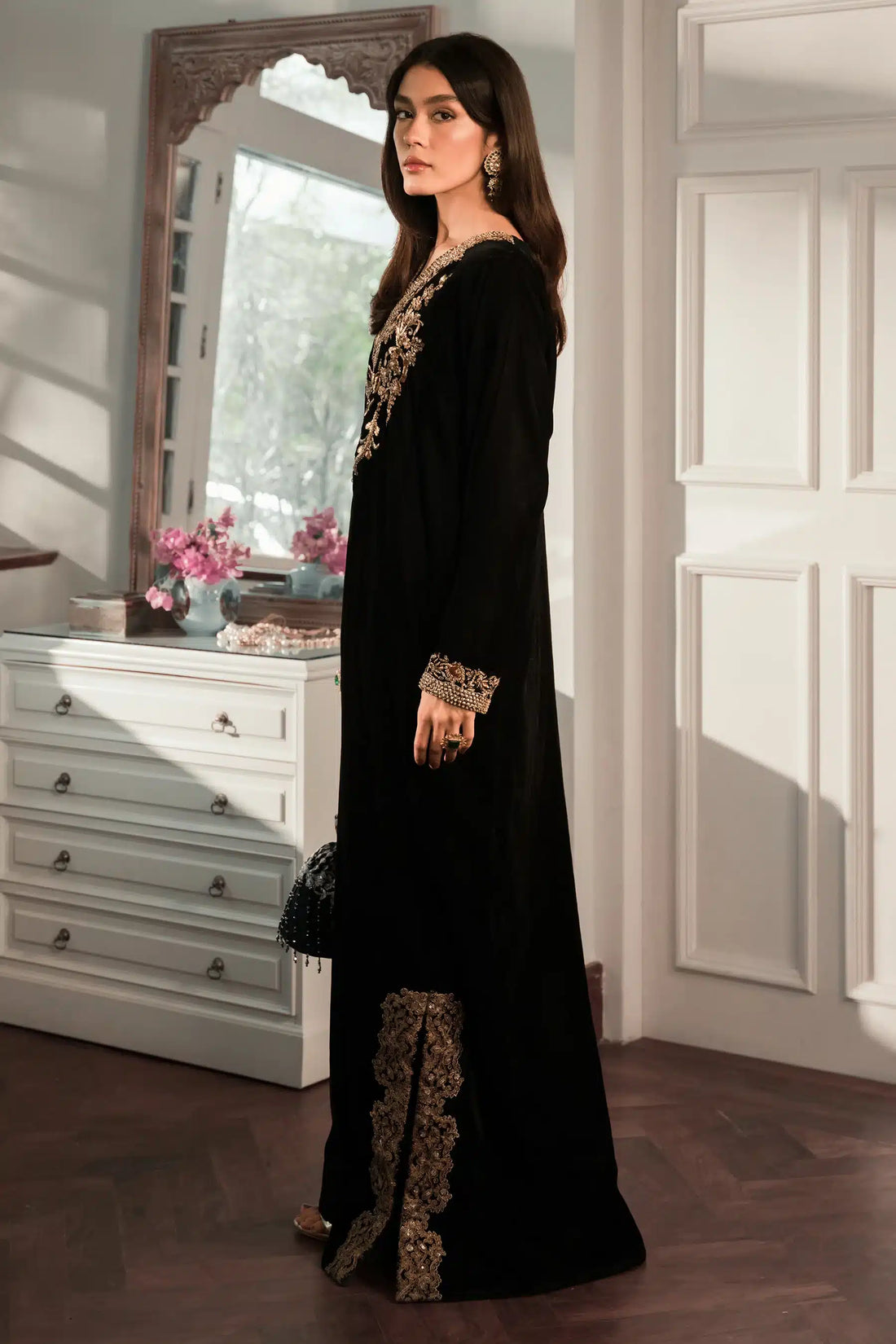 Ammara Khan | Kaftans 23 | BLACK VELVET KAFTAN (D-01) - Khanumjan  Pakistani Clothes and Designer Dresses in UK, USA 