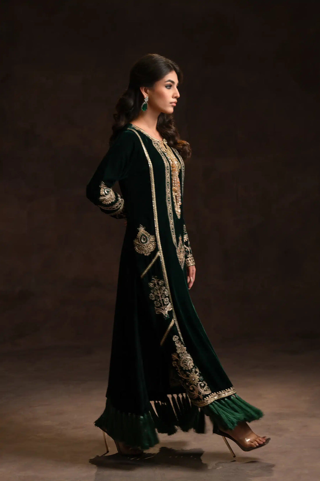 Ammara Khan | Kaftans 23 | EMERALD GREEN VELVET LUXE (D-05) - Khanumjan  Pakistani Clothes and Designer Dresses in UK, USA 