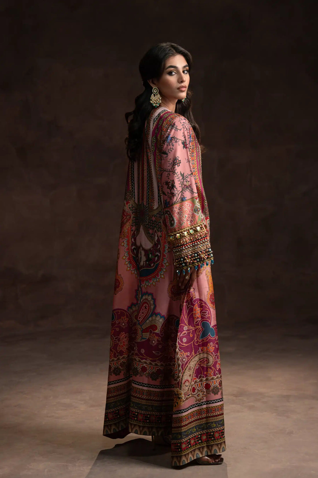 Ammara Khan | Kaftans 23 | EASTERN MAJESTY KAFTAN (D-01) - Khanumjan  Pakistani Clothes and Designer Dresses in UK, USA 