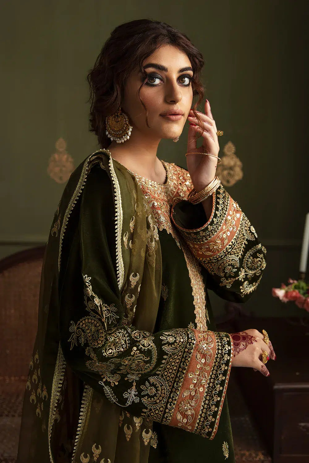 Baroque | Jahanara Luxury Velvet 23 | UF-461 - Khanumjan  Pakistani Clothes and Designer Dresses in UK, USA 