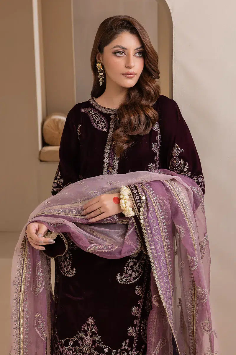 Baroque | Jahanara Luxury Velvet 23 | UF-422 - Khanumjan  Pakistani Clothes and Designer Dresses in UK, USA 