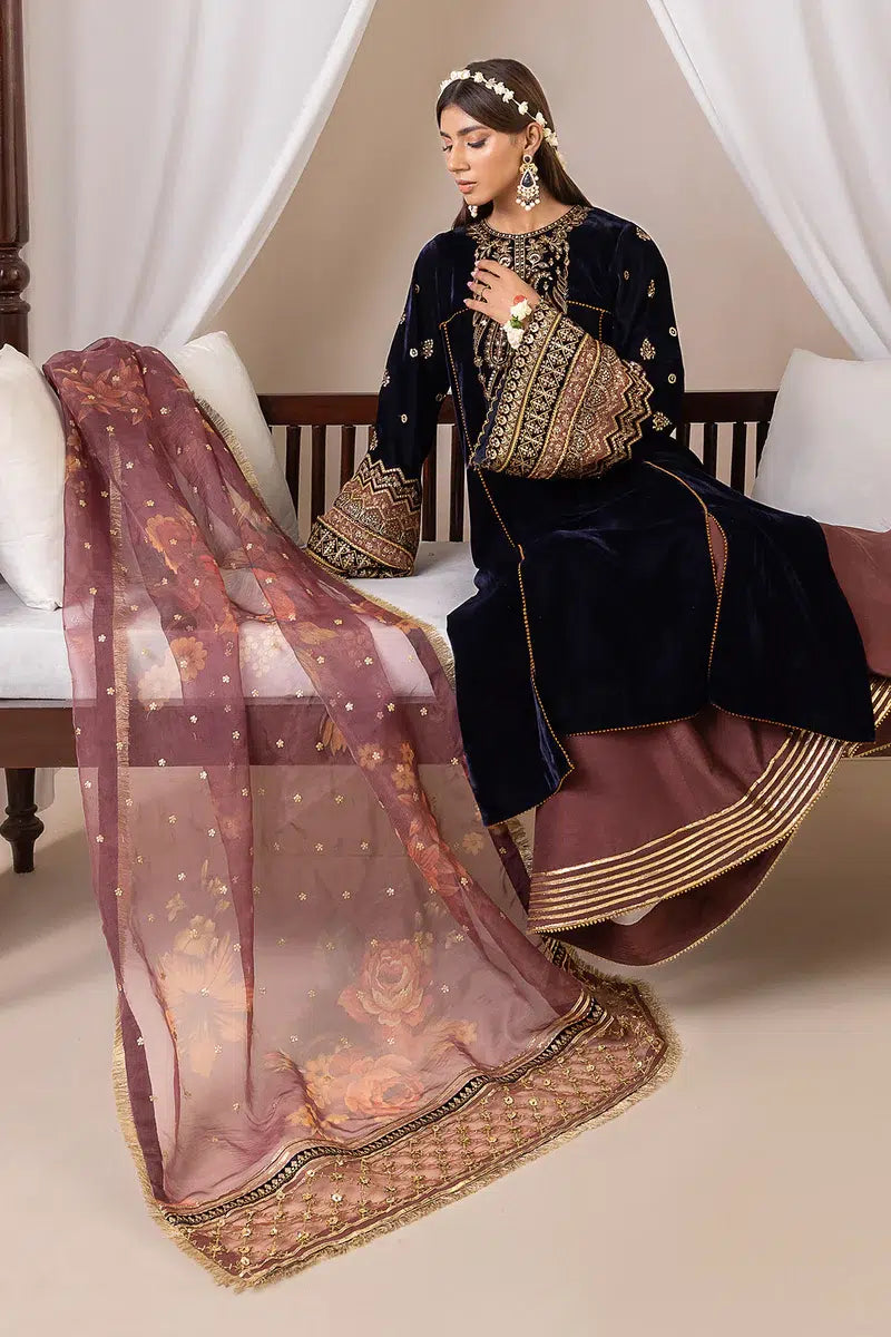 Baroque | Jahanara Luxury Velvet 23 | UF-424 - Khanumjan  Pakistani Clothes and Designer Dresses in UK, USA 